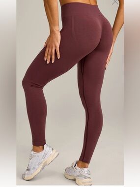 ONER EFFORTLESSLIFT SEAMLESS MID RISE LEGGINGS GRAY LOGO Velvet Mocha, Small